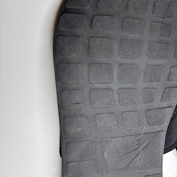 Nike Black Men's Flip-Flops - Picture 7 of 8